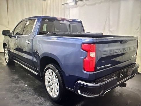 Used 2019 Chevrolet Silverado 1500 High Country w/ Technology Package image 3