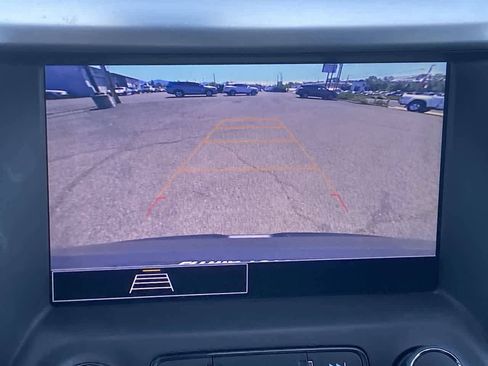 Used 2021 GMC Acadia SLE FWD image 17