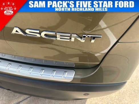 Used 2024 Subaru Ascent Premium w/ Convenience Package image 7