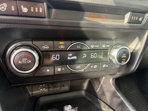 Used 2018 MAZDA MAZDA3 Grand Touring w/ Premium Equipment Package image 15