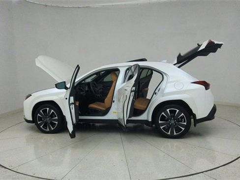 Used 2023 Lexus UX 250h AWD w/ Premium Package image 73