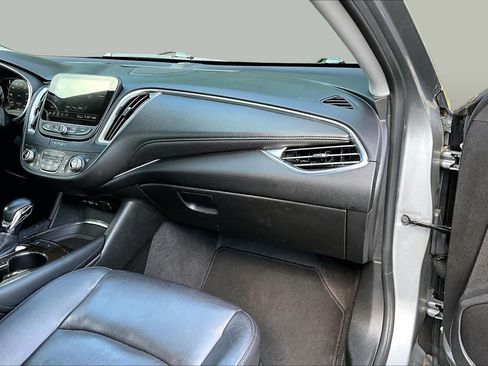 Used 2024 Chevrolet Malibu LT FWD image 19