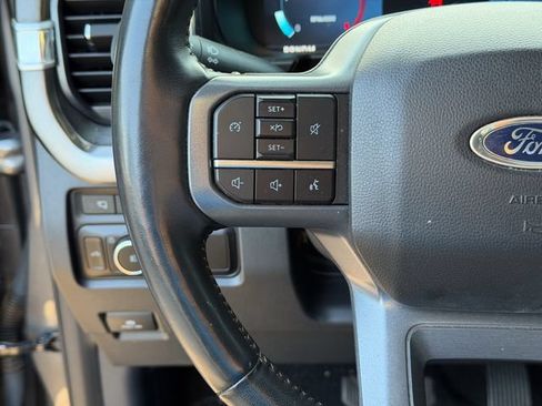 Used 2023 Ford F250 Lariat w/ Sport Appearance Package AWD/4WD image 9