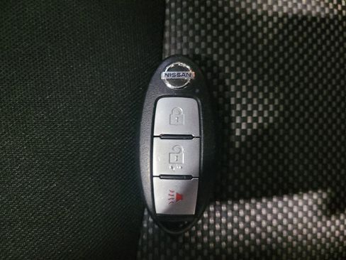 Used 2019 Nissan Pathfinder S AWD/4WD image 32