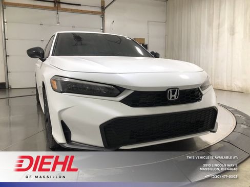 Used 2025 Honda Civic Sport image 1