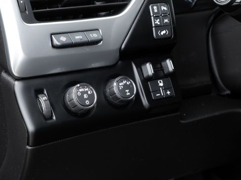 Used 2019 Chevrolet Tahoe Premier image 12