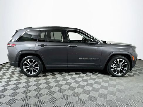 Used 2022 Jeep Grand Cherokee Overland w/ Adv Protech Group III AWD/4WD image 8