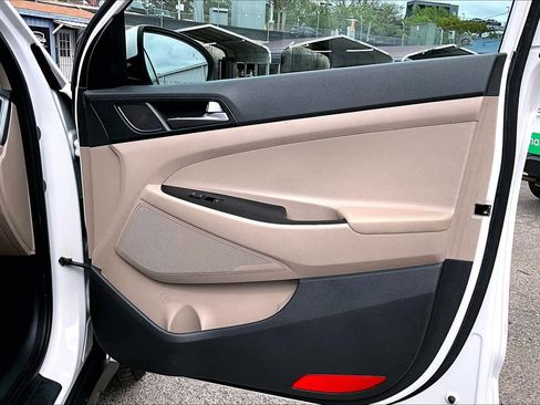 Used 2016 Hyundai Tucson Sport image 23