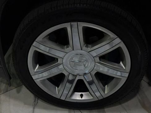 Used 2018 Cadillac Escalade Premium Luxury image 32