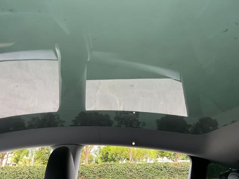 Used 2023 Tesla Model Y Long Range AWD/4WD image 8