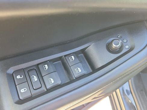 Used 2023 Jeep Grand Cherokee L Laredo image 26