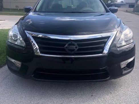 Used 2013 Nissan Altima 2.5 S image 2