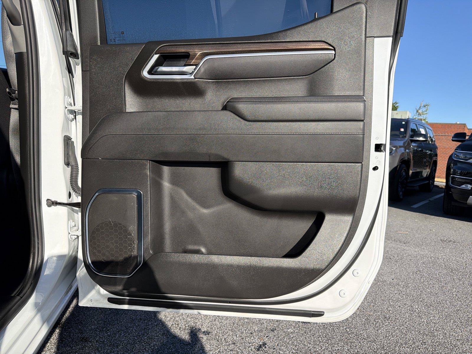 Used 2025 Chevrolet Silverado 1500 LT AWD/4WD image 15