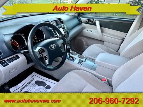 Used 2013 Toyota Highlander 4WD w/ Cold Weather Pkg image 10