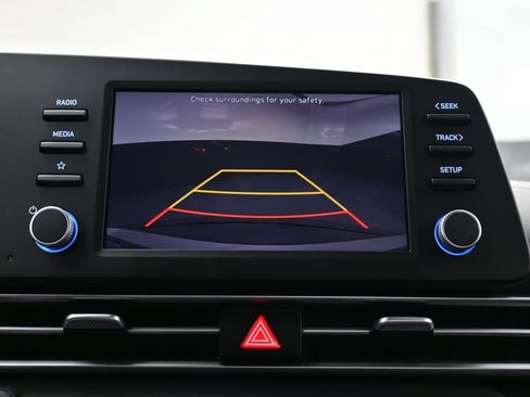 Certified 2023 Hyundai Elantra SEL FWD image 17