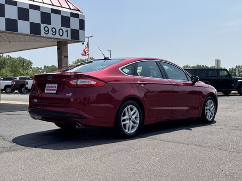 Used 2015 Ford Fusion SE w/ Equipment Group 202A FWD image 7