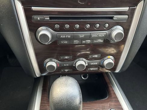 Used 2016 Nissan Pathfinder Platinum image 18