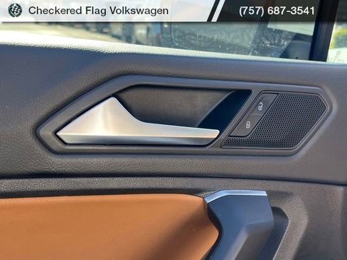 Used 2019 Volkswagen Tiguan SE w/ Panoramic Sunroof Package AWD/4WD image 13