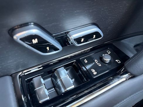 Used 2025 Land Rover Range Rover Sport SE image 29