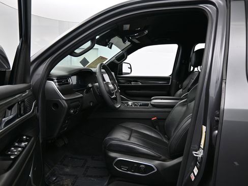 Used 2022 Jeep Wagoneer Series II image 11