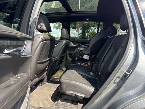 Used 2020 Cadillac XT6 Premium Luxury FWD image 4