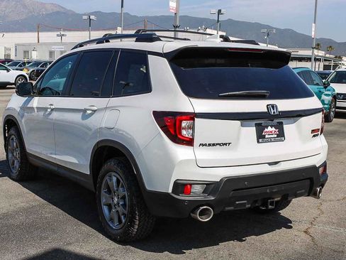Certified 2025 Honda Passport TrailSport image 8