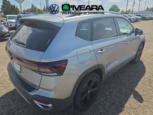 Used 2025 Volkswagen Taos SEL w/ Taos Adventure Package (SXB) AWD/4WD image 5