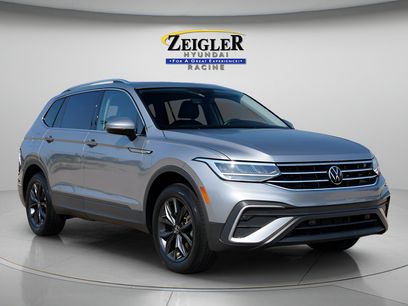 Used 2023 Volkswagen Tiguan SE w/ Panoramic Sunroof Package