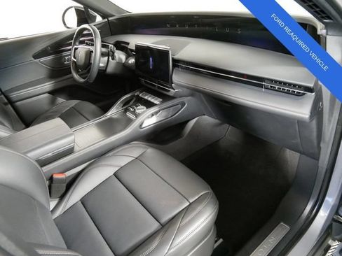 Used 2024 Lincoln Nautilus Premier w/ Jet Appearance Package AWD/4WD image 11