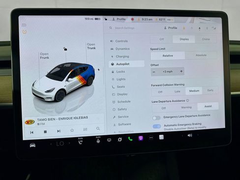 Used 2022 Tesla Model Y Long Range AWD/4WD image 17
