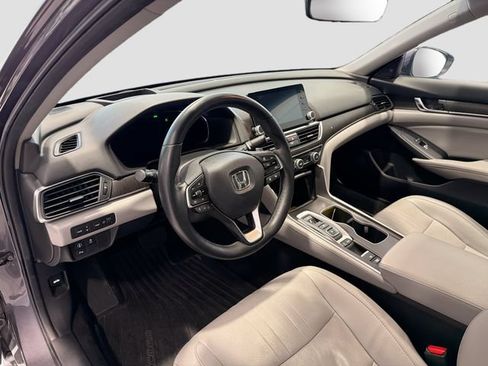 Used 2019 Honda Accord Touring image 8