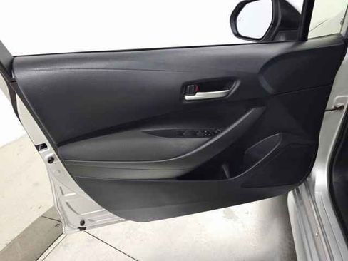 Used 2020 Toyota Corolla LE w/ LE Convenience Package image 13