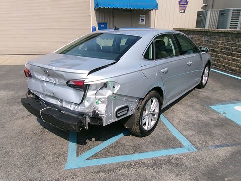 Used 2020 Volkswagen Passat 2.0T SE image 1