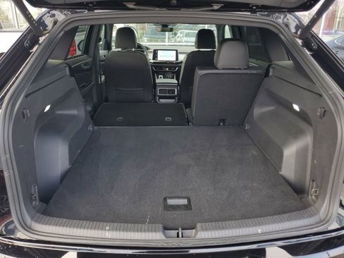 Used 2025 Volkswagen Atlas Cross Sport SE FWD image 27