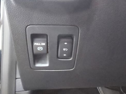 Used 2019 Ford F150 Lariat w/ Equipment Group 502A Luxury AWD/4WD image 12