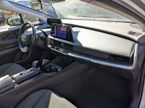 Used 2024 Toyota Prius LE image 31