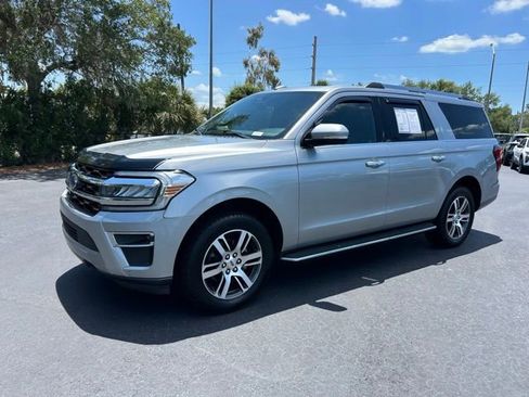 Used 2023 Ford Expedition Max Limited AWD/4WD image 3