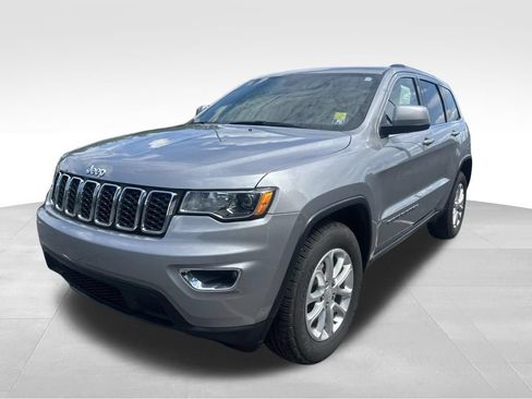 Used 2021 Jeep Grand Cherokee Laredo AWD/4WD image 1