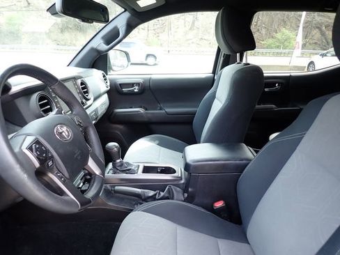 Certified 2023 Toyota Tacoma TRD Off-Road image 10