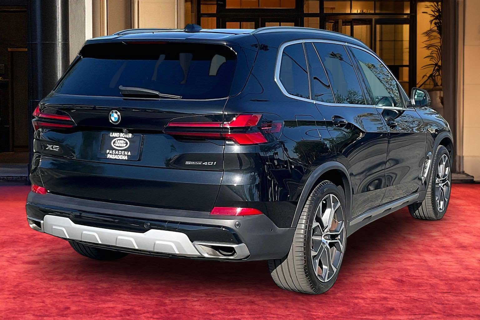 Used 2024 BMW X5 sDrive40i w/ Parking Assistance Package RWD image 12