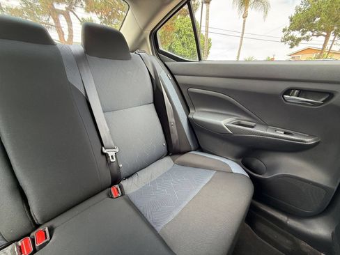 Used 2025 Nissan Versa SV FWD image 33