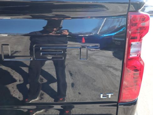 Used 2025 Chevrolet Silverado 2500 LT w/ Convenience Package image 39