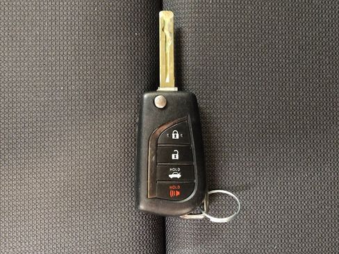 Used 2025 Toyota Corolla LE image 32