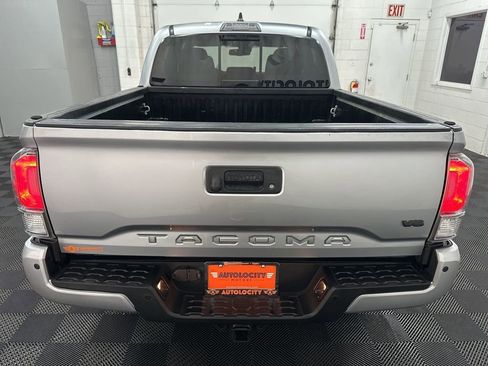 Used 2022 Toyota Tacoma TRD Off-Road w/ Technology Package AWD/4WD image 8