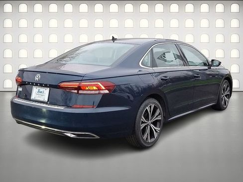 Used 2021 Volkswagen Passat 2.0T SE FWD image 6