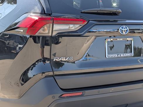 Used 2024 Toyota RAV4 XLE Premium w/ Weather Package AWD/4WD image 8