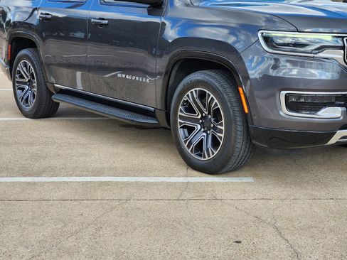 Used 2022 Jeep Wagoneer Series III w/ Flexible Seating Group AWD/4WD image 11