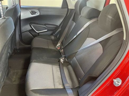 Used 2023 Kia Soul LX image 27
