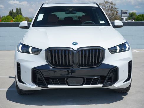 New 2026 BMW X5 xDrive50e w/ M Sport Package image 2