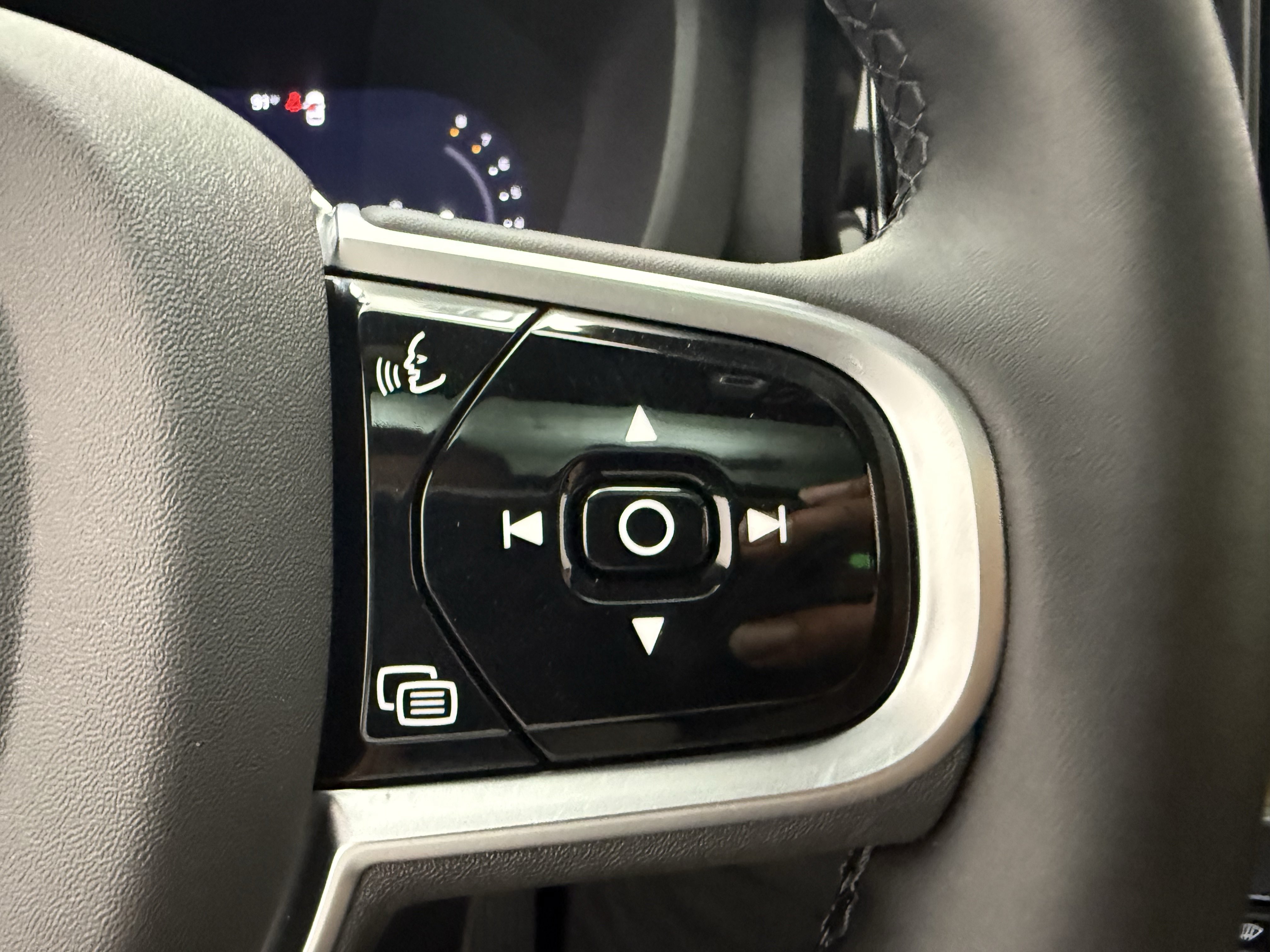 Certified 2026 Volvo XC60 B5 Plus AWD/4WD image 20